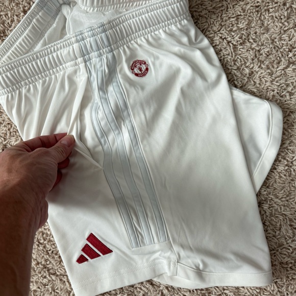 NWOT adidas Man United Third Shorts 2023-24 - Kids, size Small 9-10 - Picture 8 of 13
